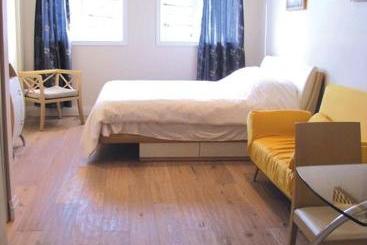 Dundas Apartments & Suites
