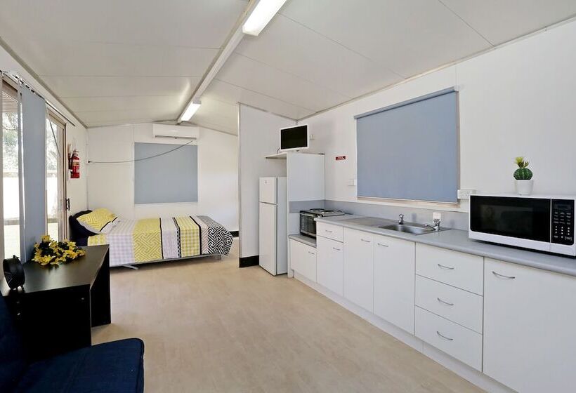 בית מלון כפרי Aaok Moondarra Accommodation Village