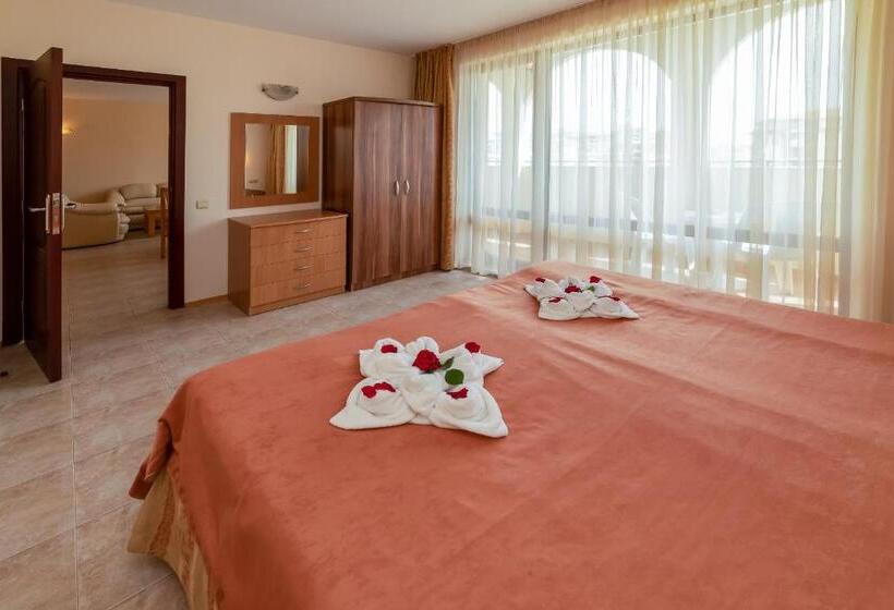 هتل Apartment Tourist Complex Rose Village
