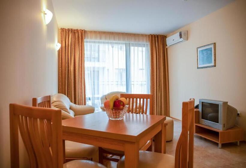 هتل Apartment Tourist Complex Rose Village