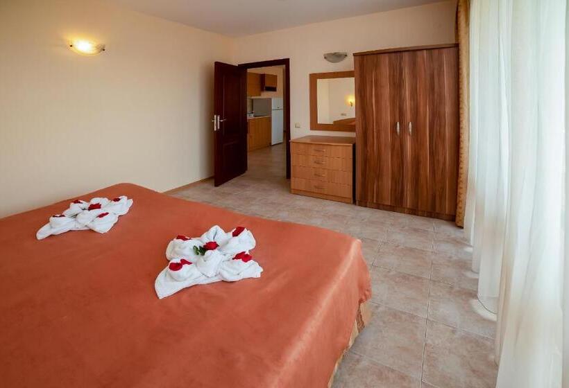 هتل Apartment Tourist Complex Rose Village