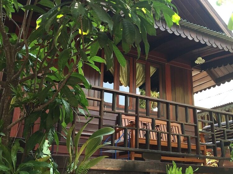 هتل Baan Kong Homestay