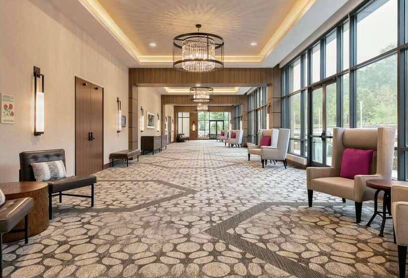Отель Embassy Suites By Hilton Berkeley Heights