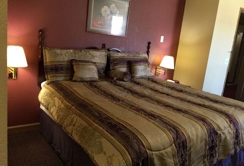 בית מלון כפרי First Western Inn   Fairmont City