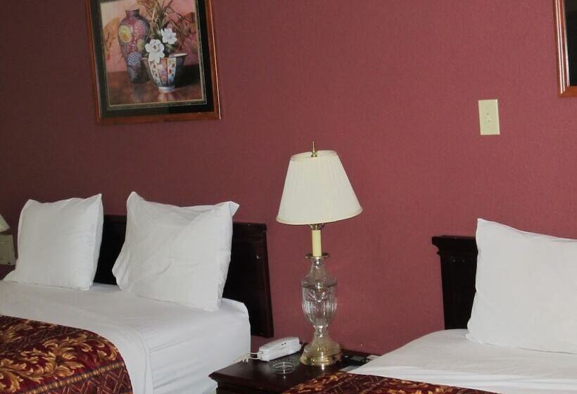 בית מלון כפרי First Western Inn   Fairmont City