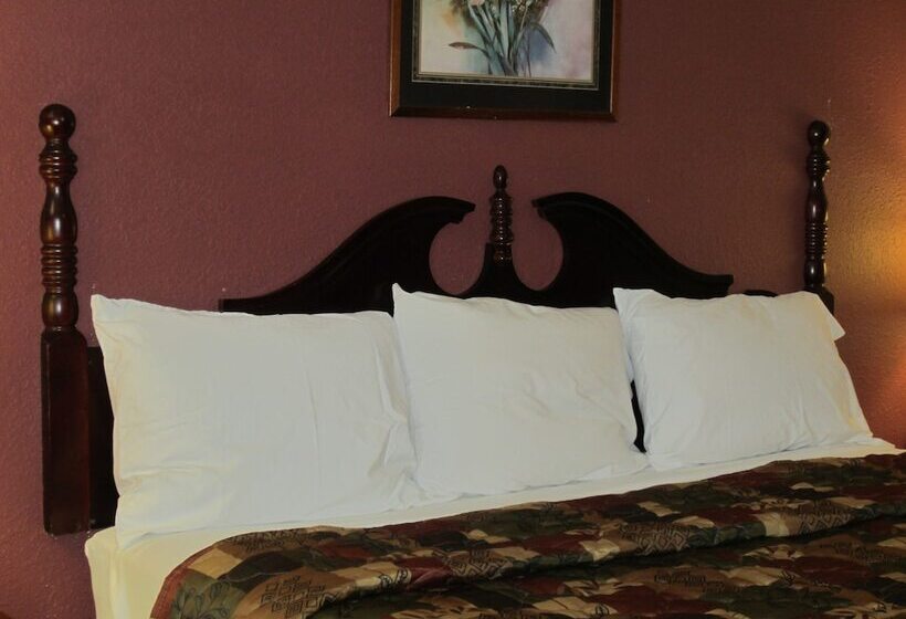 בית מלון כפרי First Western Inn   Fairmont City