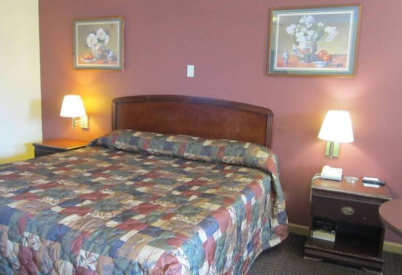 בית מלון כפרי First Western Inn   Fairmont City