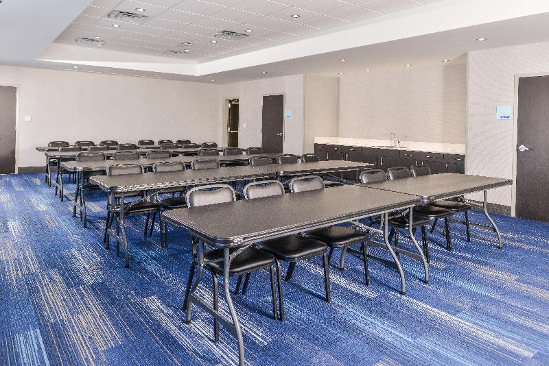 בית מלון כפרי Holiday Inn Express & Suites   Kansas City   Lee S Summit, An Ihg