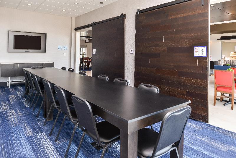 בית מלון כפרי Holiday Inn Express & Suites   Kansas City   Lee S Summit, An Ihg