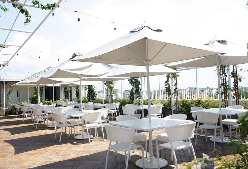 هتل Jambuluwuk Oceano Seminyak