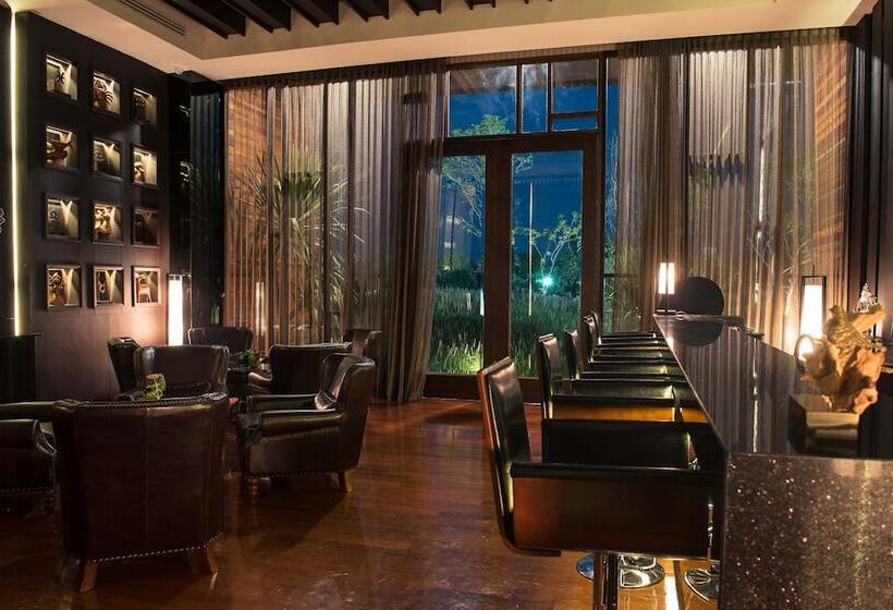 هتل North Hill City Resort  Sha Extra Plus