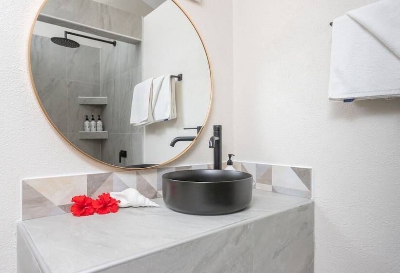 Muri Lagoon View Bungalows  Hillside Bungalow