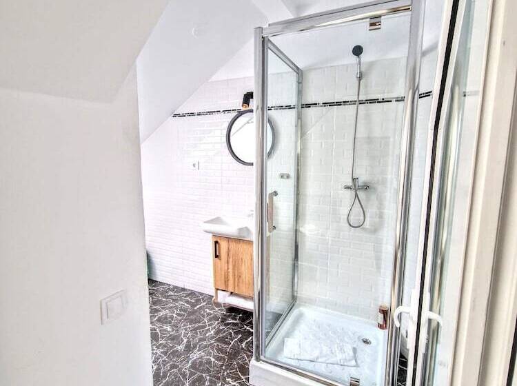 بنسيون Main Square Apartments & More