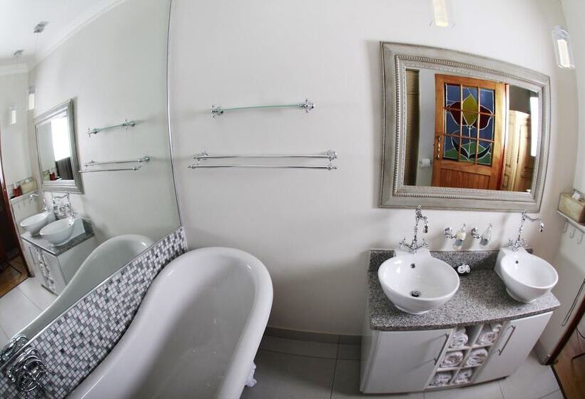 פנסיון Oleander Guest House
