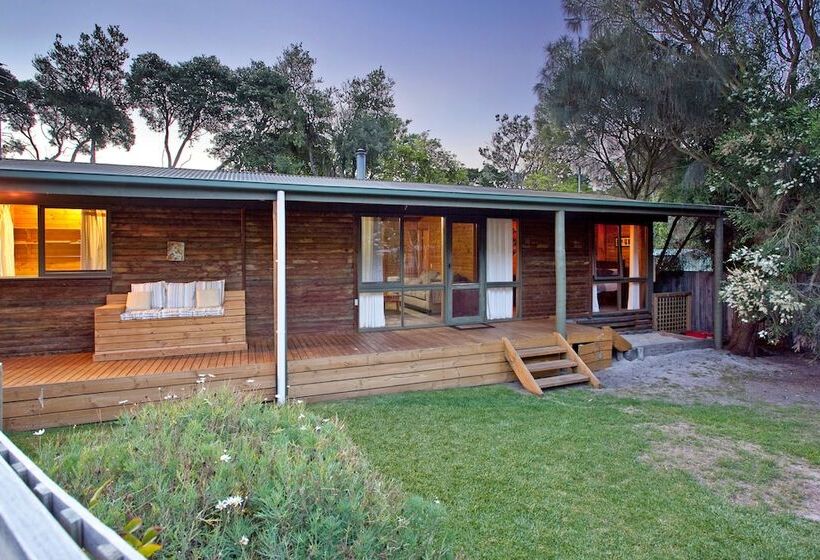 Bayplay Beach Accommodation   2 Locations