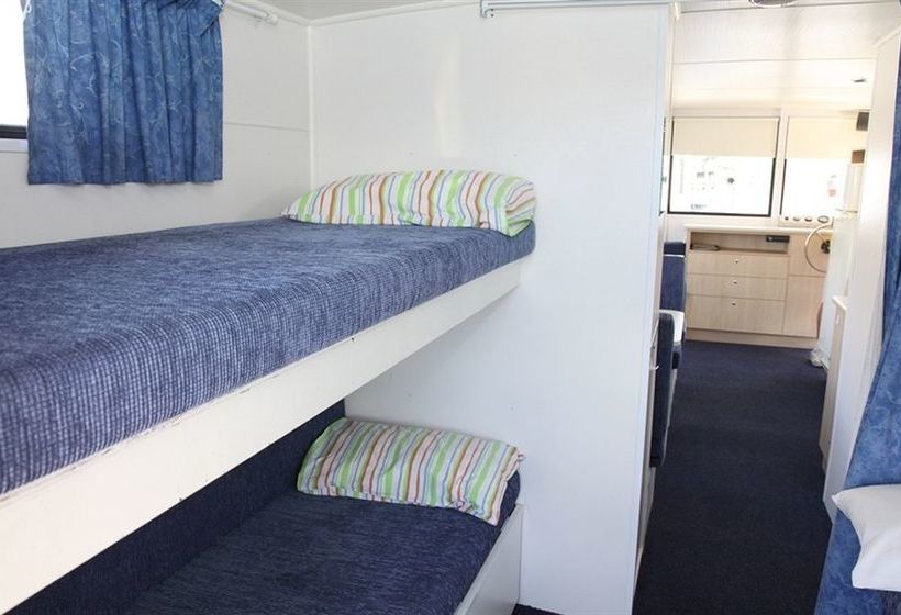 فندق Boyds Bay Houseboat Holidays