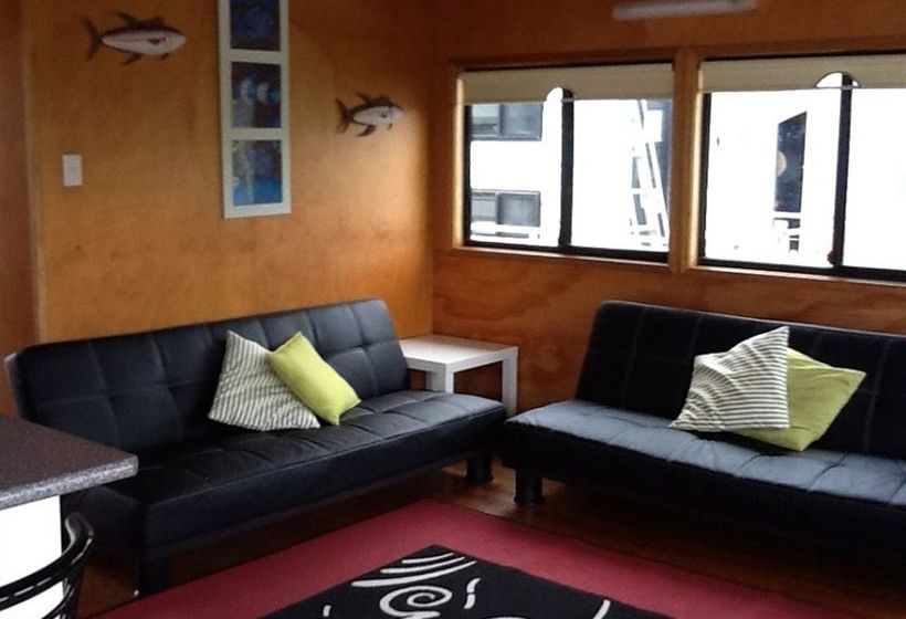 فندق Boyds Bay Houseboat Holidays
