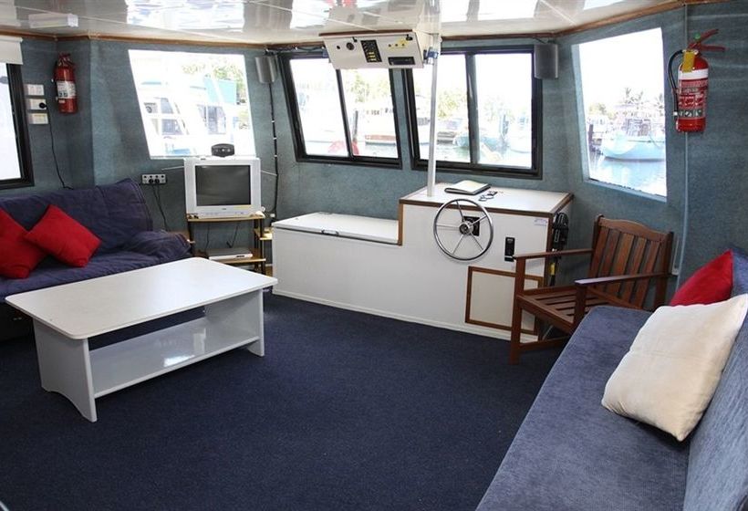 فندق Boyds Bay Houseboat Holidays