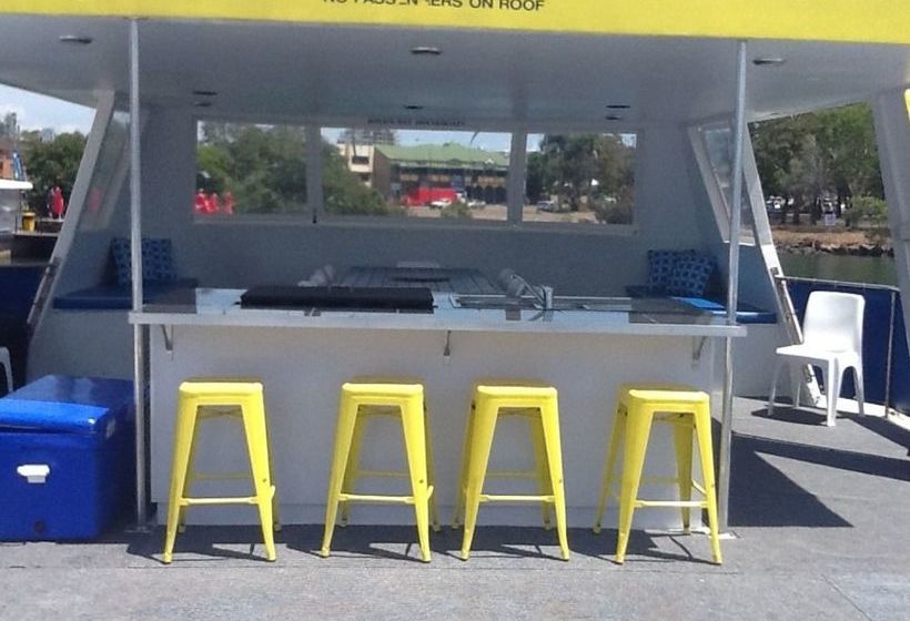 فندق Boyds Bay Houseboat Holidays