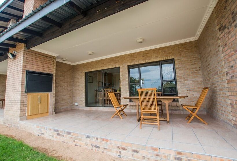فندق Hoyohoyo Acorns Lodge