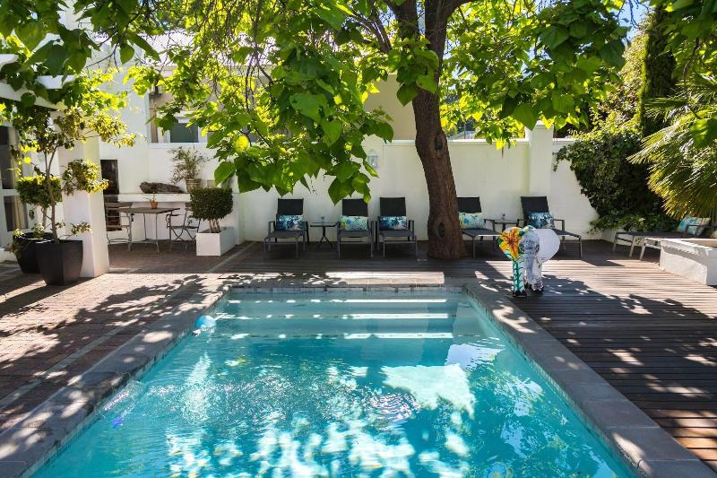 بنسيون Ashbourne Boutique Guest House