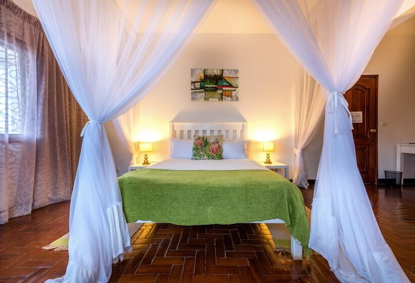 פנסיון Sommerschield Guest House & Restaurant