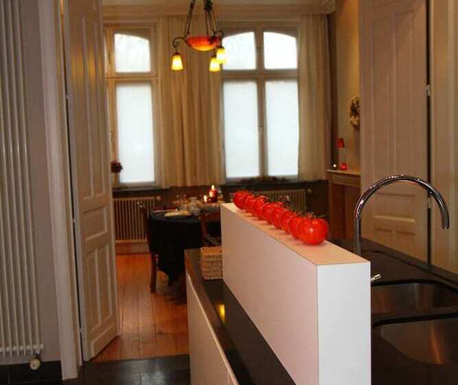 B&b @ Room's