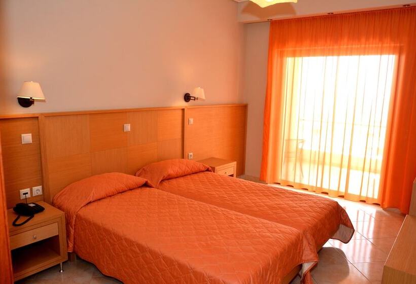 Evia Hotel & Suites