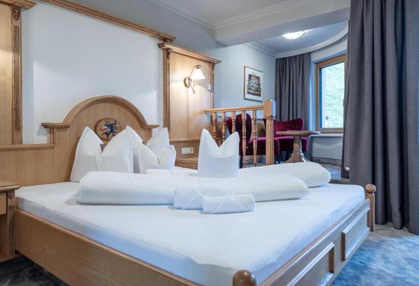 Burghotel Alpenglühn