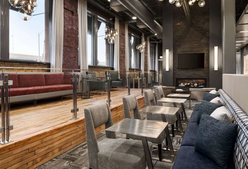 ホテル Homewood Suites By Hilton Milwaukee Downtown