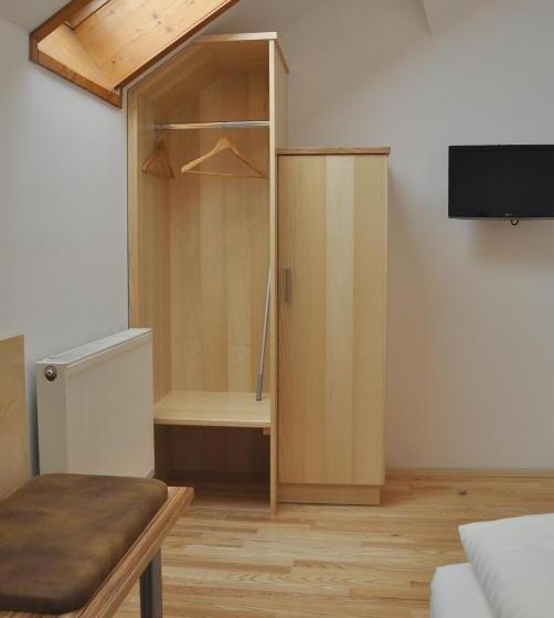 ホテル Almtalerhof