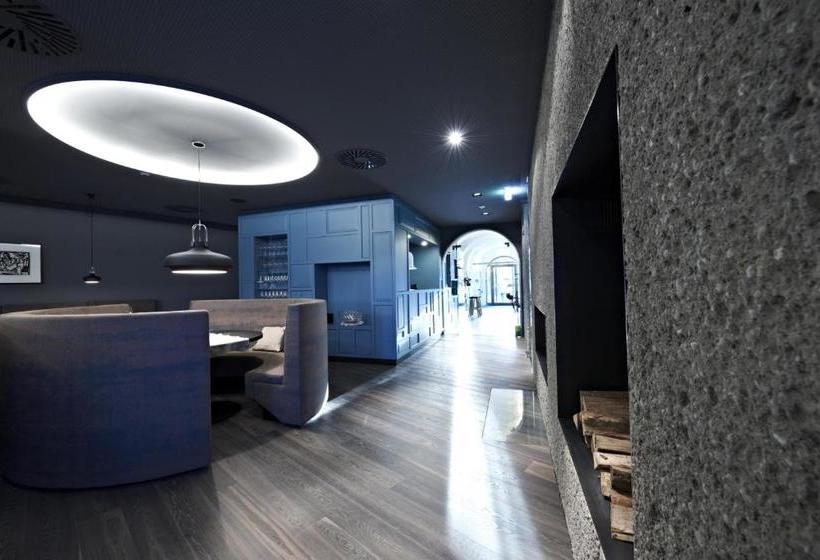 Badhaus   Hotel/restaurant/café