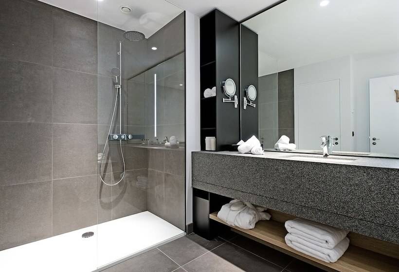 هتل Domaine De Naxhelet