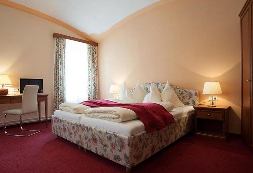 هتل Pension Frenzl   Kaiser Von österreich