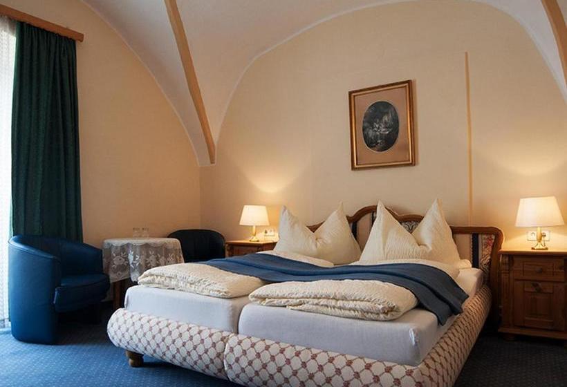 هتل Pension Frenzl   Kaiser Von österreich