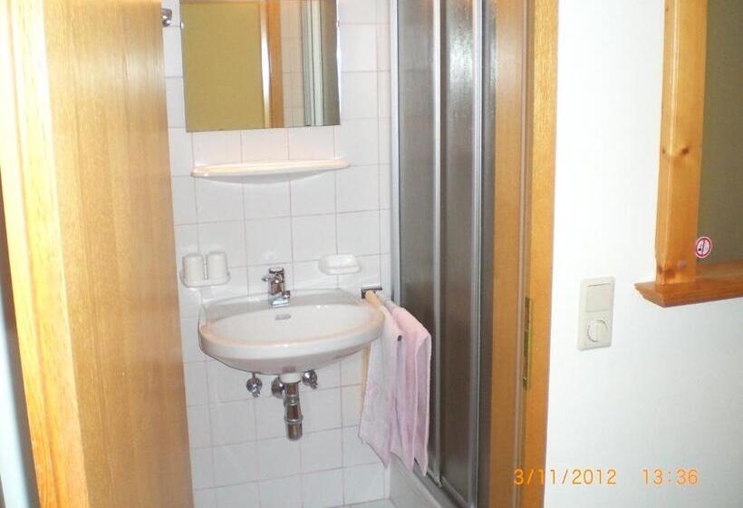 مبيت وإفطار Haus Alpina