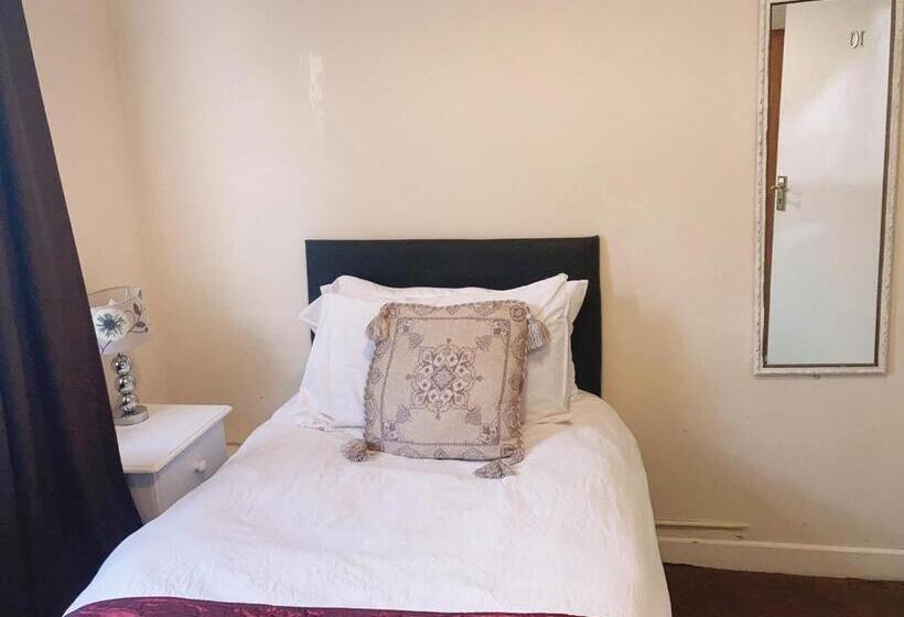 Bed and Breakfast Mulgrave Lodge