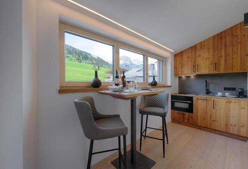 ホテル Und Alpen Apartments Mit Sauna   Bürglhöh