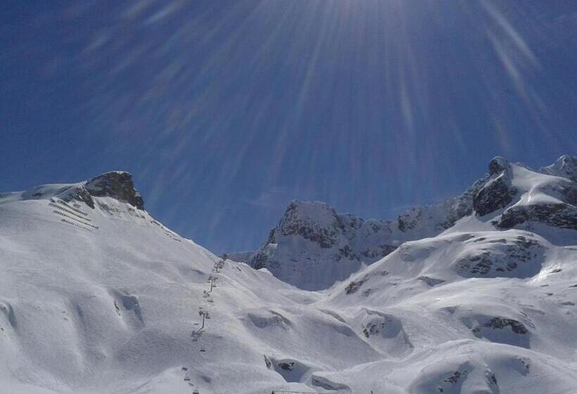 هتل Garni Sursilva