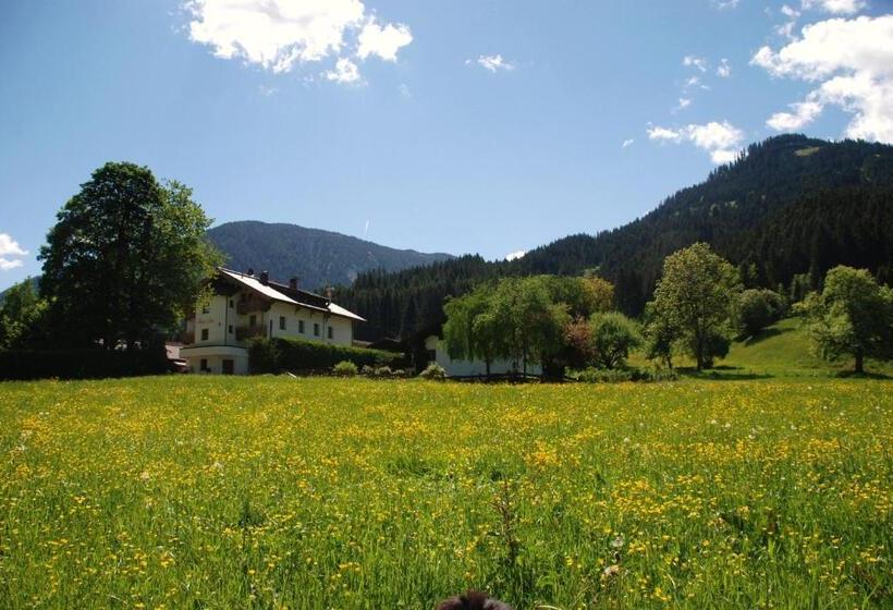 בית מלון כפרי Haus Tirol