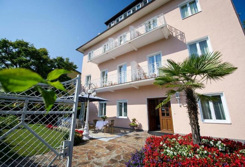 هتل Villa Auguste