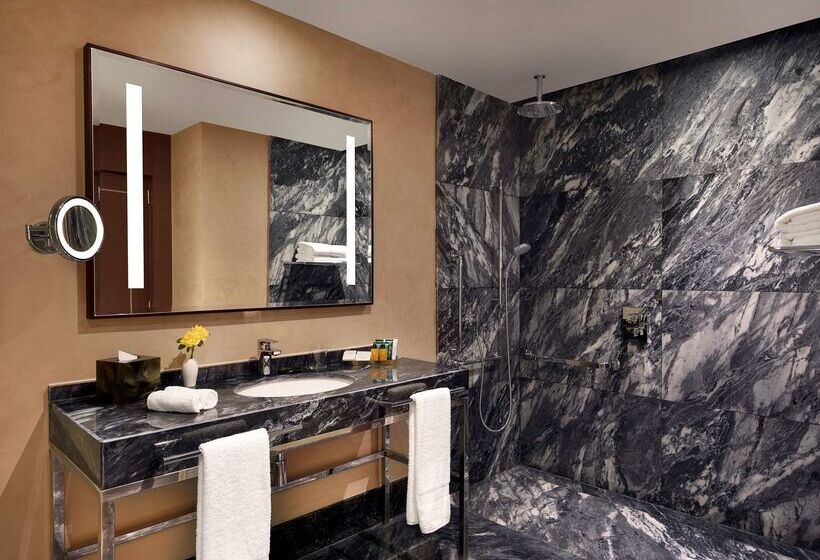 هتل Hilton Tangier City Center