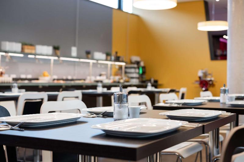 هتل Premier Inn Hannover City University