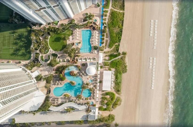 בית מלון כפרי Private Ocean Condos At Trump Sunny Isles