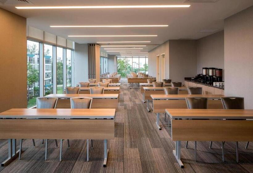 هتل Residence Inn Miami Sunny Isles Beach