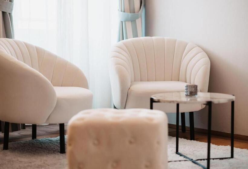 هتل Schloss Gamlitz