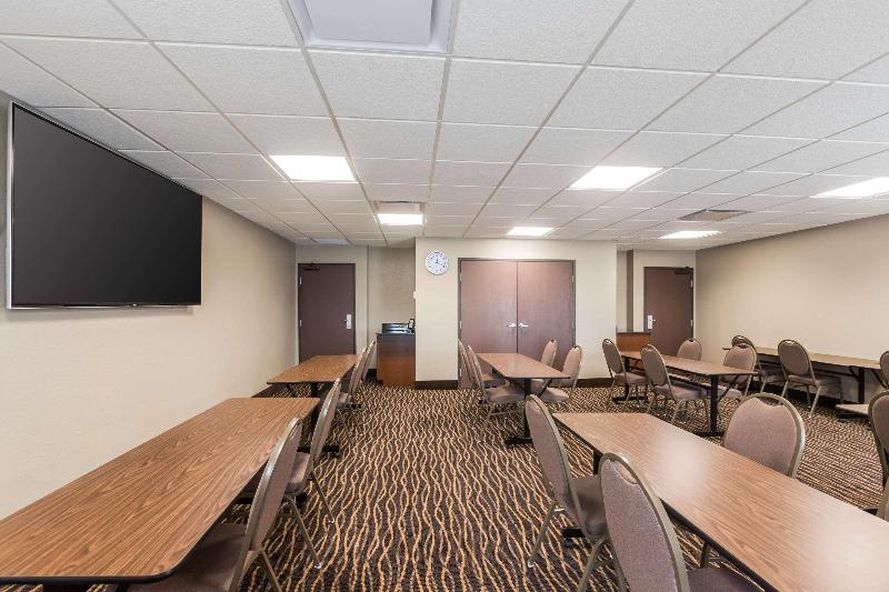 هتل Sleep Inn & Suites West Des Moines Near Jordan Creek