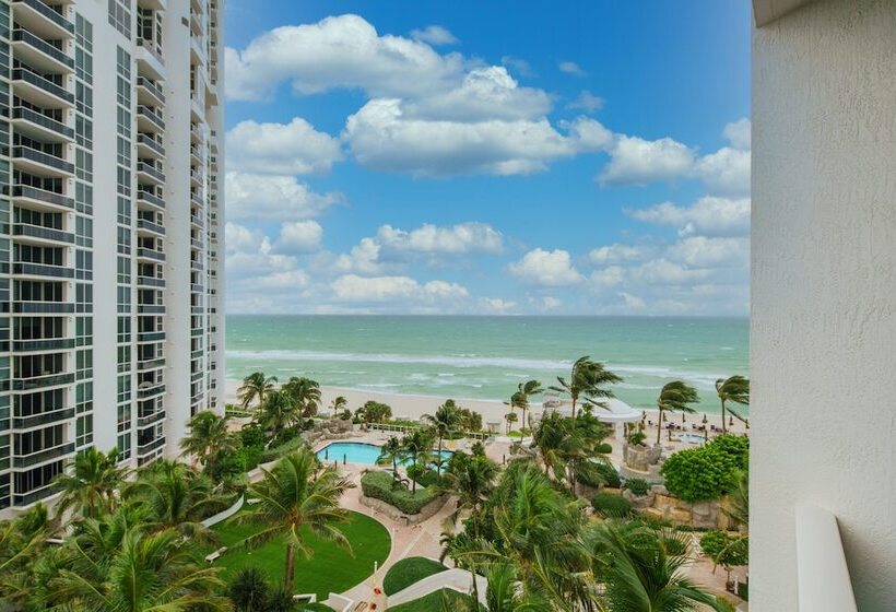 בית מלון כפרי Private Ocean Condos At Trump Sunny Isles