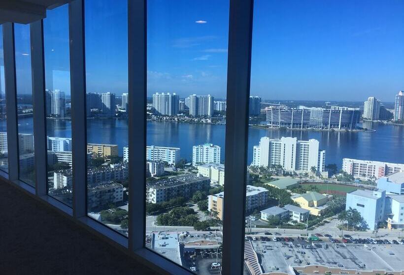 בית מלון כפרי Private Ocean Condos At Trump Sunny Isles