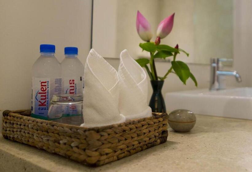 تختخواب و صبحانه Enkosa 4 Bedroom Wooden Luxury House